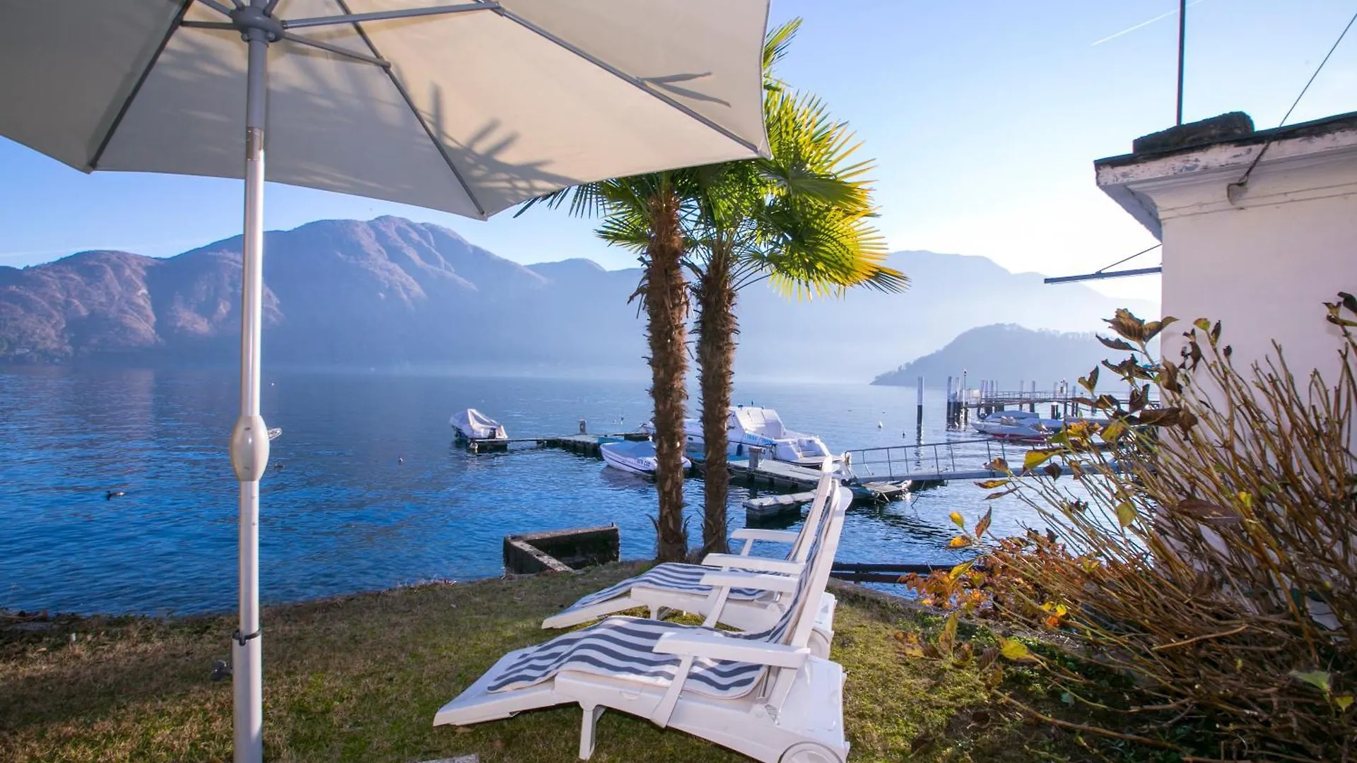 Casetta Al Lago Mezzegra Lägenhet